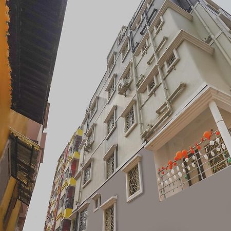 Hotel O Trisha Guest House Dam Dam Bagian luar foto
