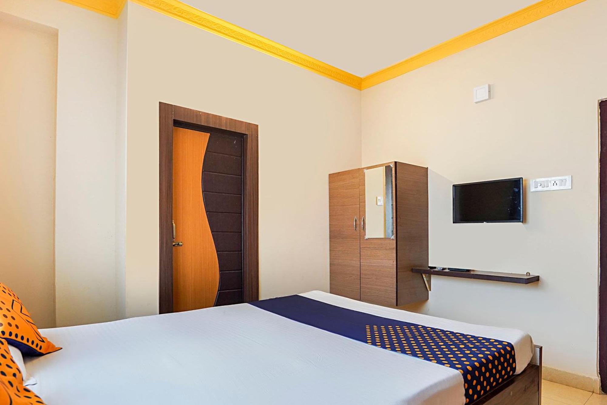 Hotel O Trisha Guest House Dam Dam Bagian luar foto