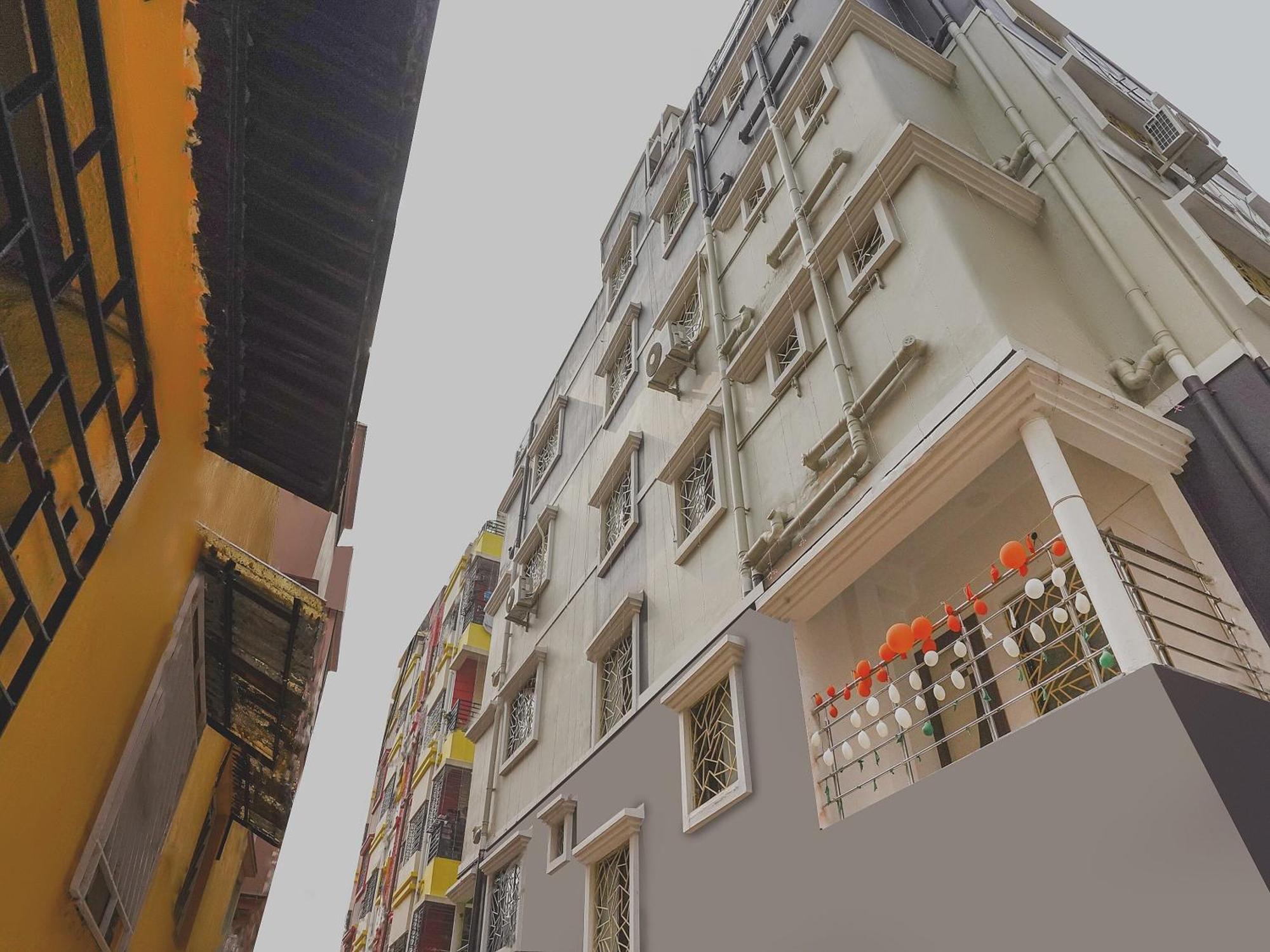 Hotel O Trisha Guest House Dam Dam Bagian luar foto